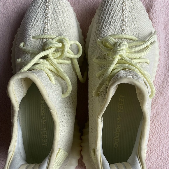 Adidas Yeezy Boost 350 V2 - Picture 4 of 7